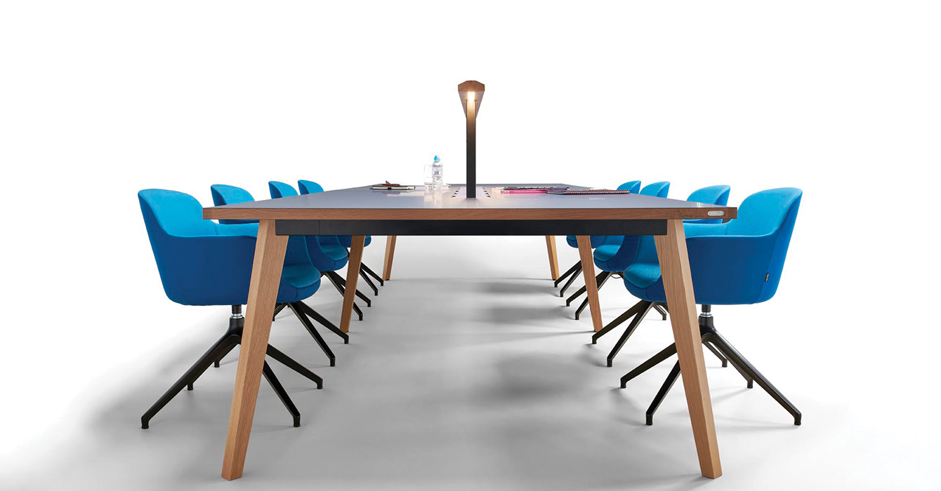 MCT 4414 R + MLL 44 BL Oak + DYN 1 PB TT - On White